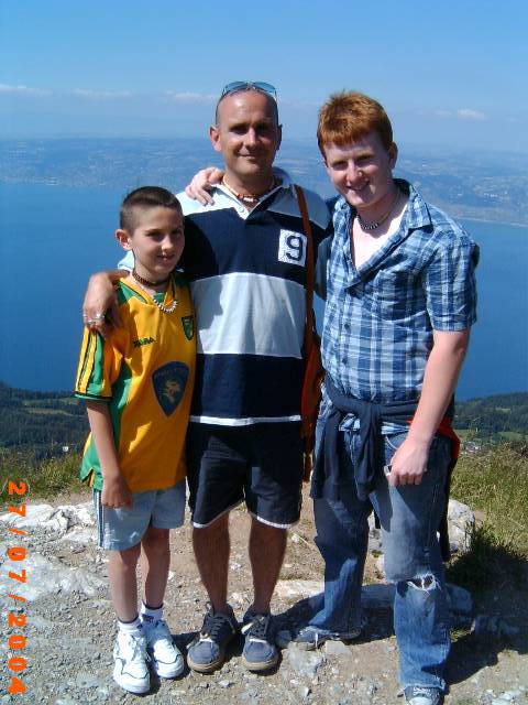 thollonholiday200400067.jpg